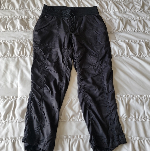 NWOT! TNF Aphrodite 2.0 Capris - S - Picture 4 of 8